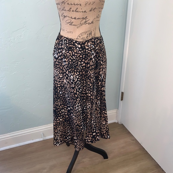 Y2K
Pull-on printed bias midi skirt faux wrap Fairy black animal print cheetah - Picture 3 of 13